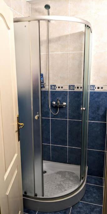 Cosy One Bedroom Flat With Free Parking & Wifi Cluj-Napoca Exterior photo